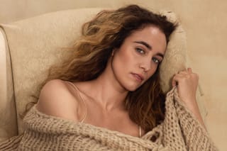 11 Questions With Singer-Songwriter Chloe Stroll